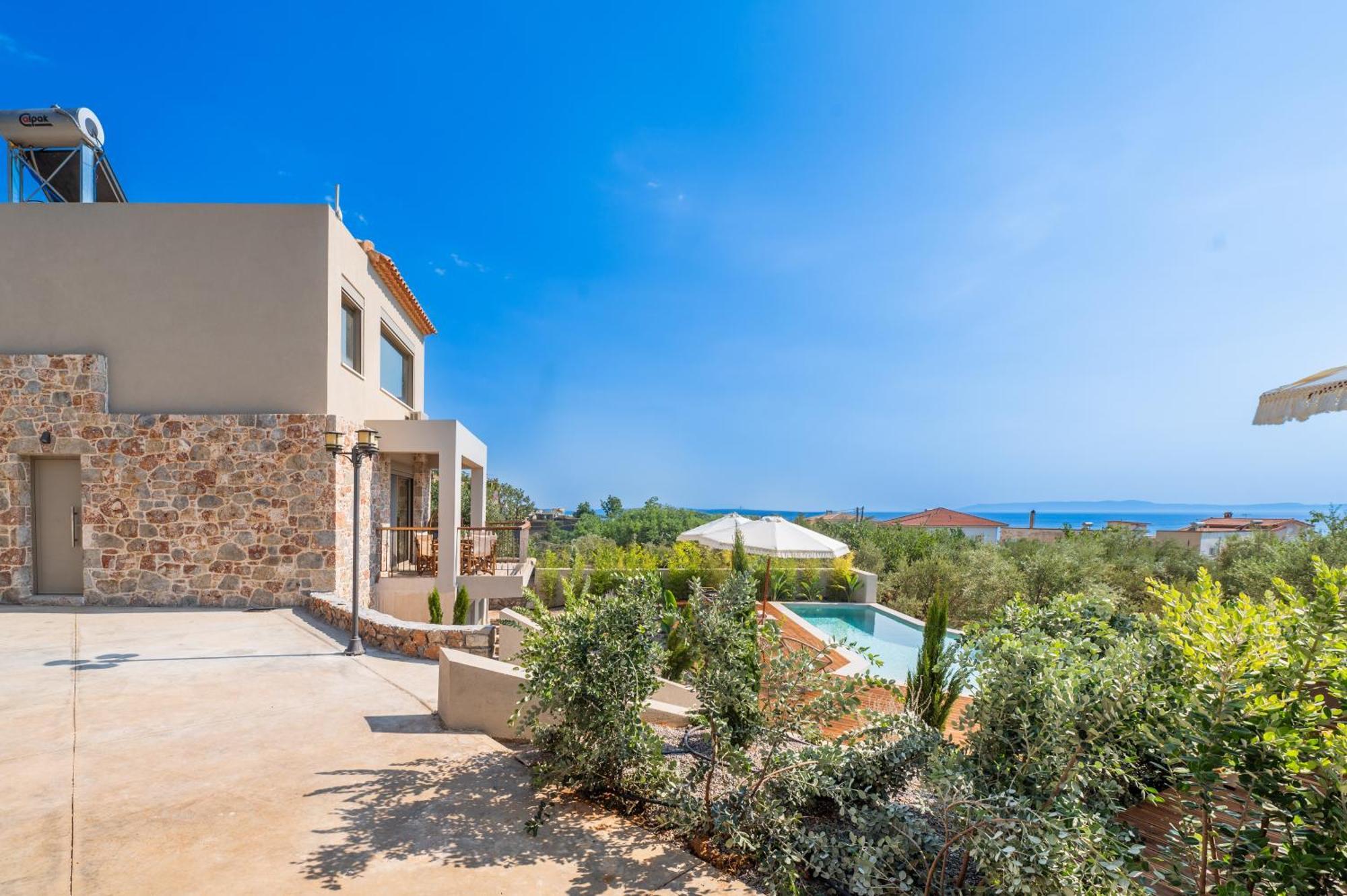 Petradi Suites Kalamata Exterior photo
